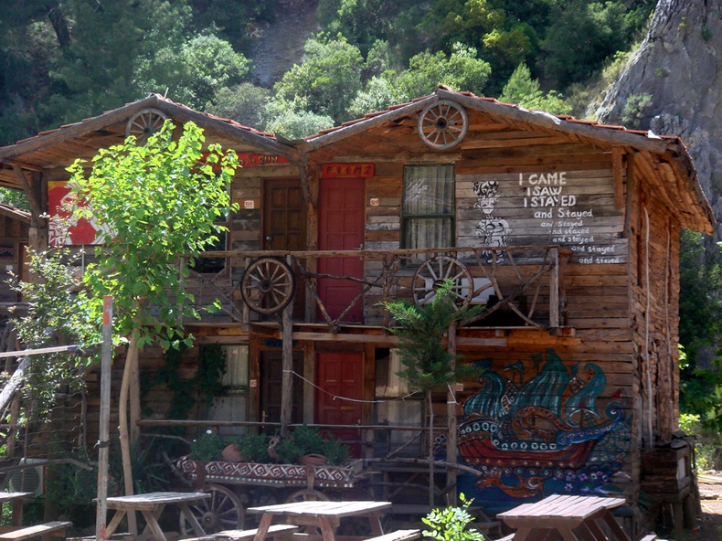 kadirs-tree-houses-2 kadirs-tree-houses-2