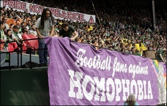 Fãs de futebol contra a homofobia