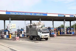 Bộ GTVT lo ngại việc dỡ bỏ các trạm BOT trên đường QL hiện hữu sẽ khiến ngân sách Nhà nước phải đền bù số tiền lớn. Bộ GTVT lo ngại việc dỡ bỏ các trạm BOT trên đường QL hiện hữu sẽ khiến ngân sách Nhà nước phải đền bù số tiền lớn.
