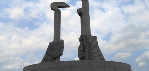 [monument-to-partys-founding-north-korea-44193485%255B2%255D.jpg]