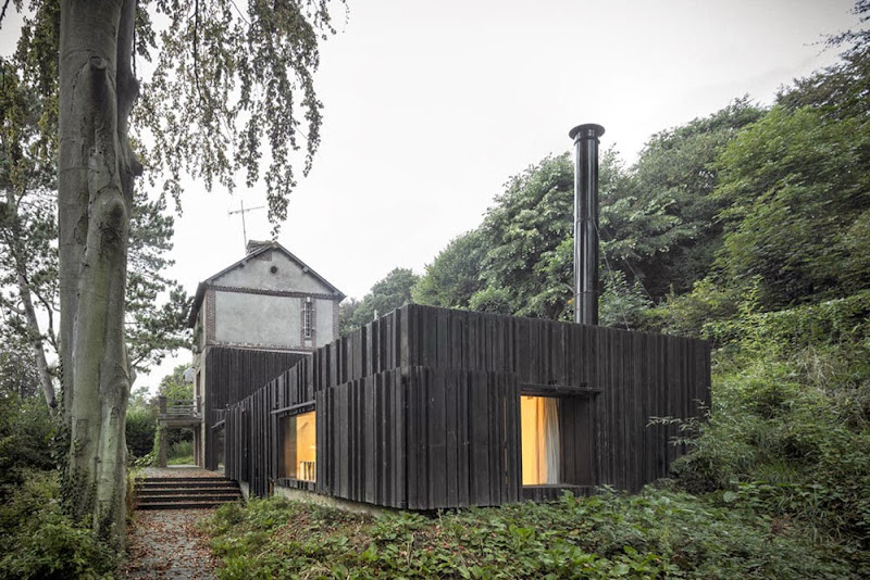 10-black-wood-house-marchi-architectes.jpg
