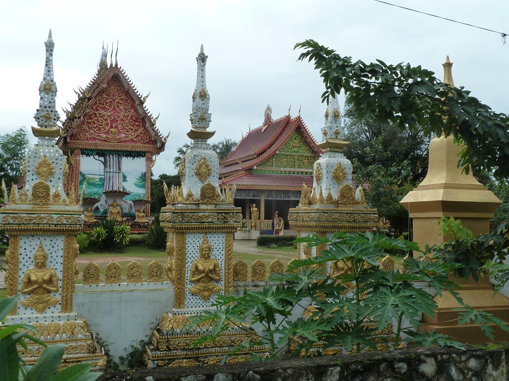 [Laos-Vang-Vieng-Savangkang-Wat-9-Aug%255B15%255D.jpg]