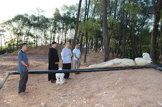 Đức nguyên Tổng giám mục Hà Nội, Giuse Ngô Quang Kiệt sáng 10/7/2017 đã đến thăm Đan viện Thiên An để động viên, an ủi. Trong hai ngày 29 và 30/6/2017, hàng trăm côn đồ đã vào đan viện Thiên An để phá đổ thánh giá, đánh đập các tu sĩ bảo vệ đất nhà dòng, thậm chí có đan sĩ bị đánh bất tỉnh. Đức nguyên Tổng giám mục Hà Nội, Giuse Ngô Quang Kiệt sáng 10/7/2017 đã đến thăm Đan viện Thiên An để động viên, an ủi. Trong hai ngày 29 và 30/6/2017, hàng trăm côn đồ đã vào đan viện Thiên An để phá đổ thánh giá, đánh đập các tu sĩ bảo vệ đất nhà dòng, thậm chí có tu sĩ bị đánh bất tỉnh.