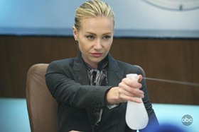 Better Off Ted  Screen 01
