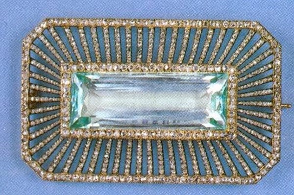 Broche ruso de Faberge, regalo de la Zarina Alexandra feodorovna a su hermana la prncesa Irene de Prusia.