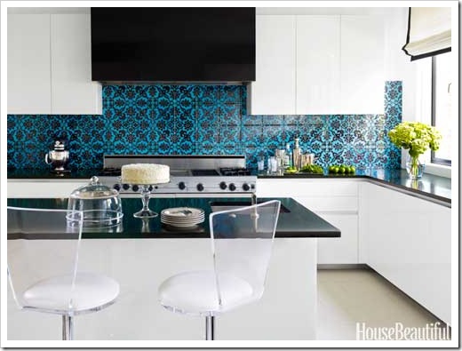 hbx-town-house-kitchen-blue-tile-black-splash-0512-thomas05-lgn
