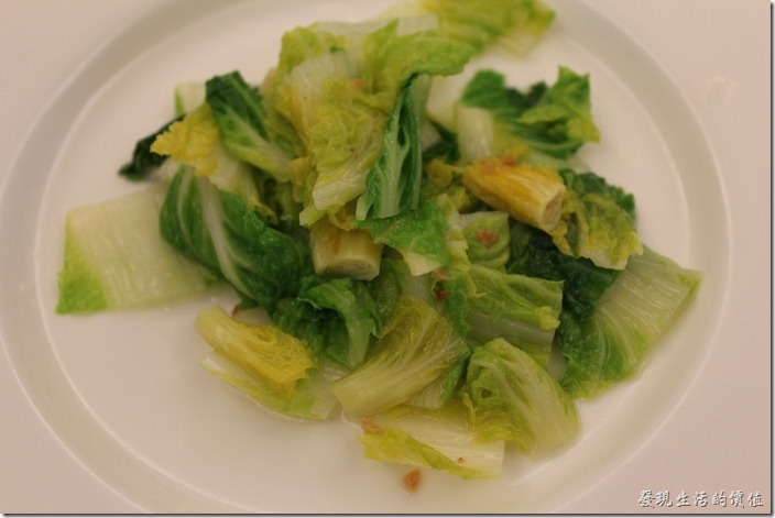 台北南港-小高玉鐵板燒。附菜：清炒時蔬。這應該是高麗菜的嫩芽，我沒有吃到所以不知道味道如何？但看起來還可以。