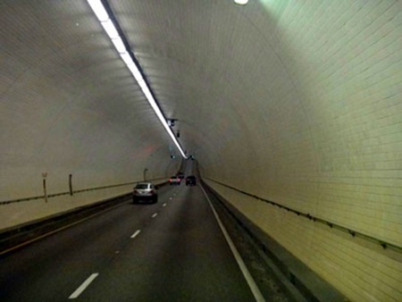 [2-inside-tunnel%255B4%255D.jpg]