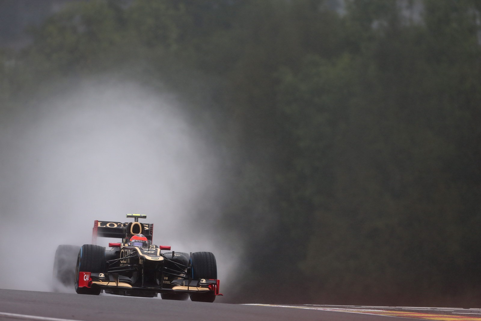 [F1-Belgium-Lotus-Grosjean-1%255B2%255D.jpg]