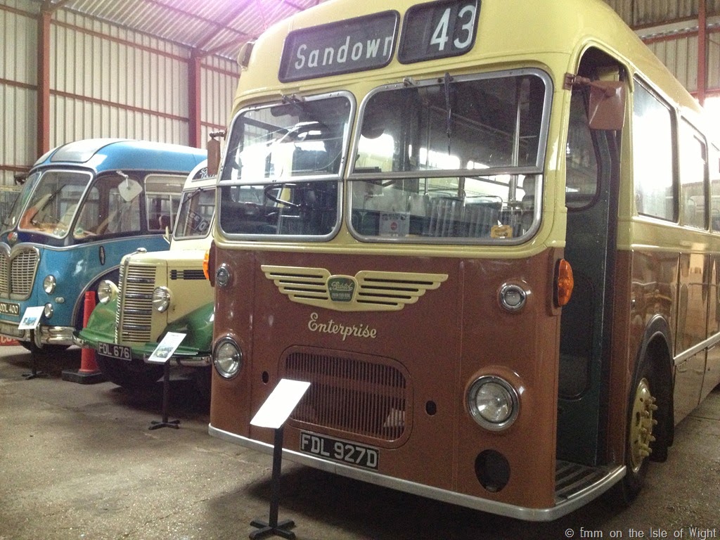 [Vintage-Buses-at-Isle-of-Wight-Bus-M%255B2%255D.jpg]