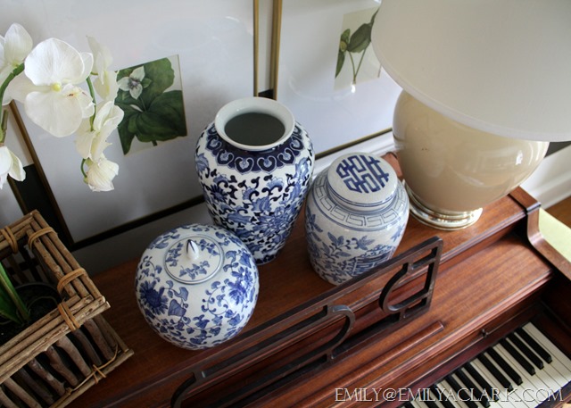 [decorating-with-blue-white9.jpg]