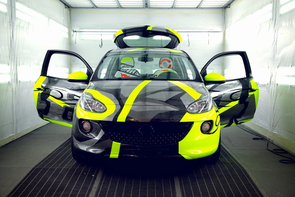 [Opel-ADAM-Valentino-Rossi-2%255B3%255D.jpg]