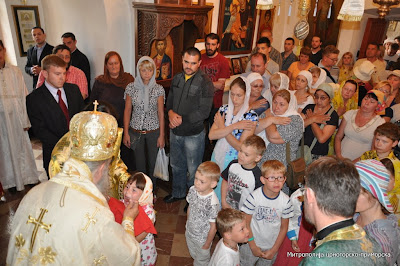 ДЈЕЦО ВЛАДАЈТЕ СЕ КАО СИНОВИ СВЈЕТЛОСТИ, ПРЕСВЕТА ТРОЈИЦА НЕКА ВАС БРАНИ И НЕКА ВАС ХРАНИ, БОГОСЛОВЦИ!!!