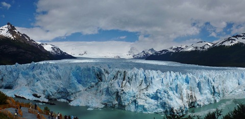 Crowds on the pasarelas at Glacier Perito Moreno, Argentina.