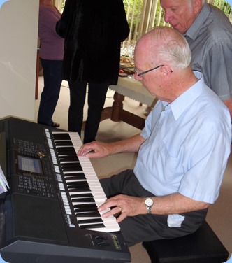 Peter Brophy playing his brand new Yamaha PSR-S950
