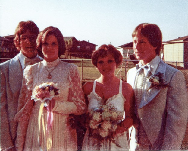 Lynne Sheri w prom dates 1977