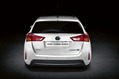 2013-Toyota-Auris-Touring-Sports-12