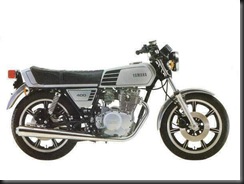 Yamaha XS400 77  1