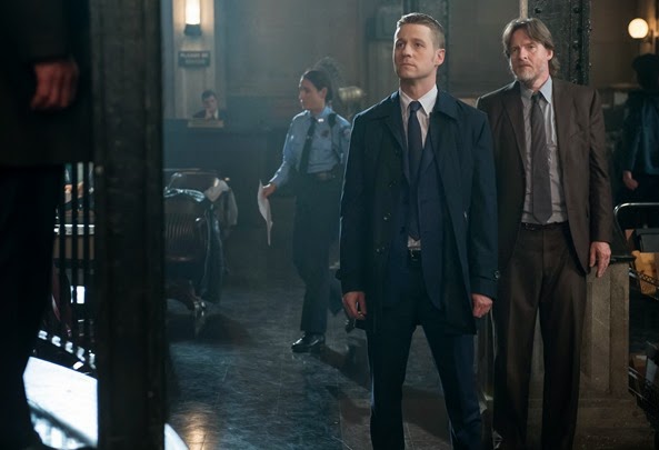 GOTHAM: Detective James Gordon (Ben McKenzie, L) stands up to Commissioner Loeb in the "What The Little Bird Told Him" episode of GOTHAM airing Monday, Jan. 19 (8:00-9:00 PM ET/PT) on FOX. Also pictured: Donal Logue. ©2014 Fox Broadcasting Co. Cr: Jeff Neumann/FOX