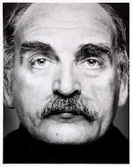 Portret van Jan Bakker, grafisch ontwerper - geboren te Nijmegen, 1952