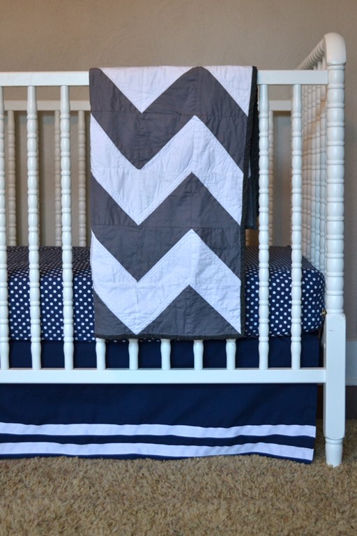 Grey and white chevron quilt from Sew Midwestern