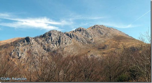 Pico Behorleguy desde el aparcadero - Baja Navarra