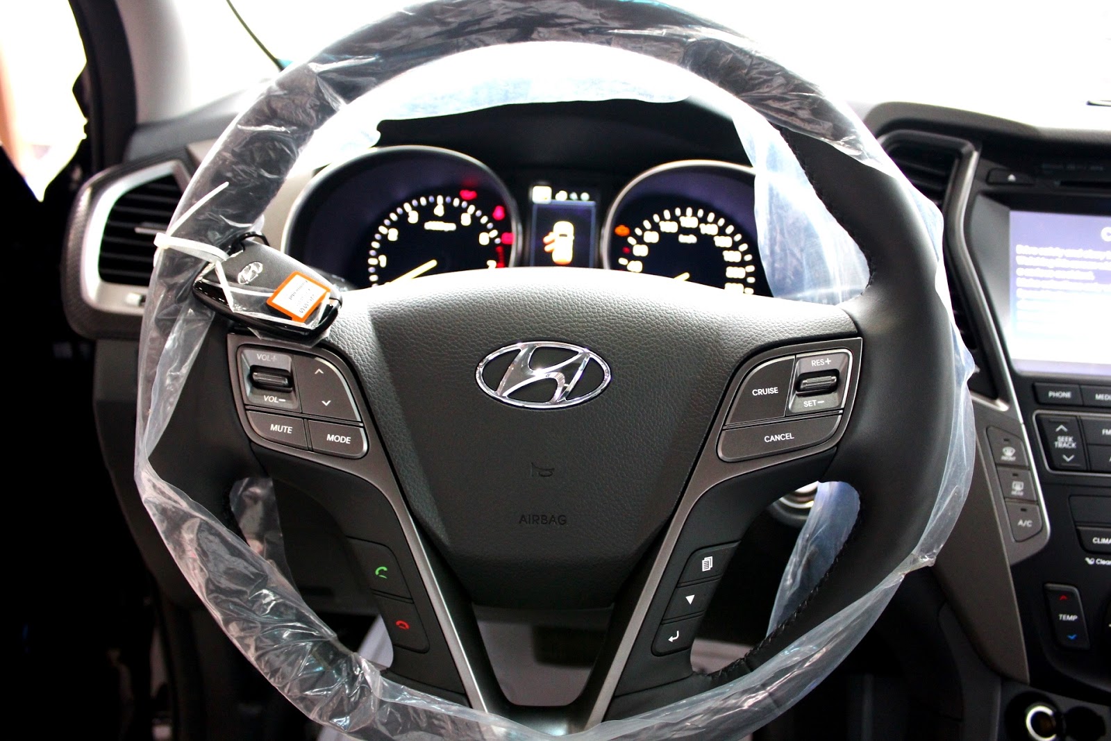 Nội thất xe Hyundai Santafe Sport 5 chỗ màu đen 03 Nội thất xe Hyundai Santafe Sport 5 chỗ màu đen 03