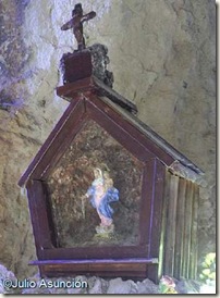 Virgen del Rosario en la Cueva de la Moneda