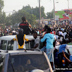 Des partisans de l’UDPS accompagnent le cortège d’Etienne Tshisekedi lors du vote le 28/11/2011 à l’institut Lumumba à Kinshasa, pour les élections de 2011 en RDC. Radio Okapi/ Ph. John Bompengo