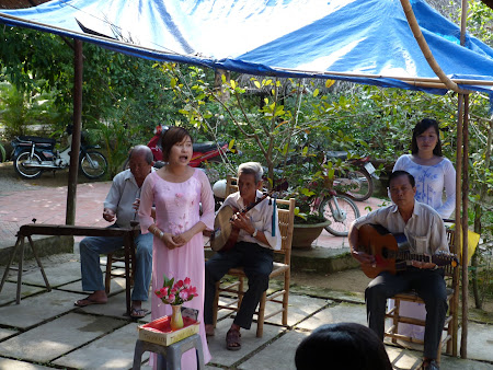 Tur Delta Mekongului: muzica traditionala vietnameza