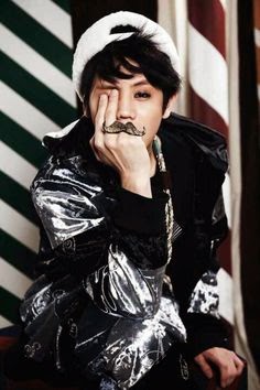 Cover One Eye Rapper Hot Celebrities: Celebrities Covering One Eye