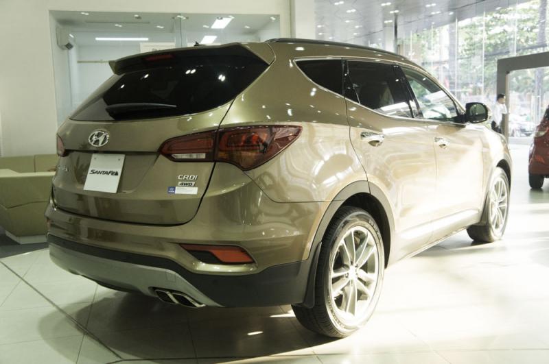 Xe ô tô 7 chỗ Hyundai Santafe Màu Nâu 08 Xe ô tô 7 chỗ Hyundai Santafe Màu Nâu 08
