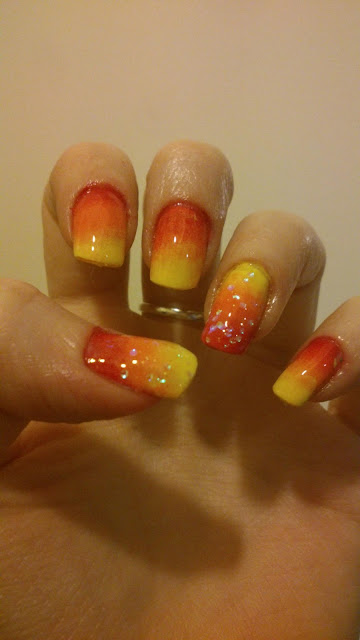 gradient ombre summery nails Inglot #869, KIKO 358, Inglot #722 and Essence special effect topper