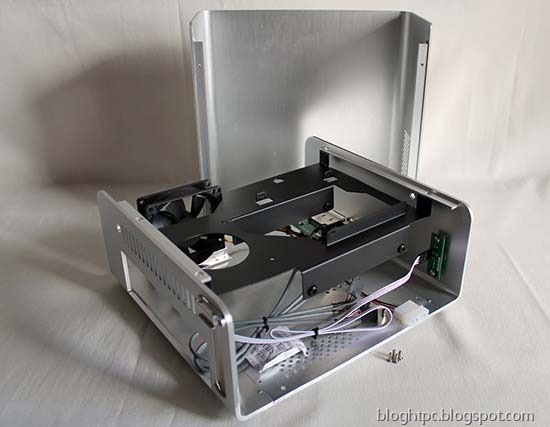 Streacom F7C Blog HTPC descubierta. Clic para ampliar Streacom-F7C-bloghtpc-IMG_0092-