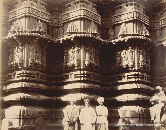 old-mahalakshmi-ambabai-temple