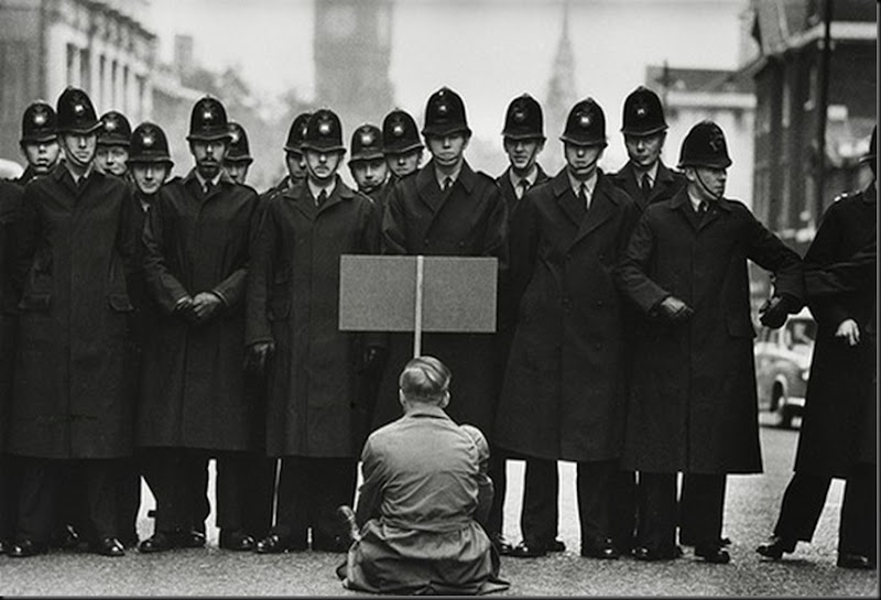 McCullin_cuban-missile-protestor-Britain, 1962