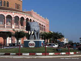 Une vue de l'immeuble de la banque centrale à Lubumbashi. Photo cabemery.org