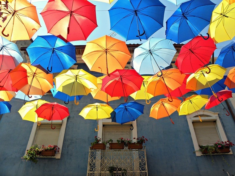 floating-umbrellas-6
