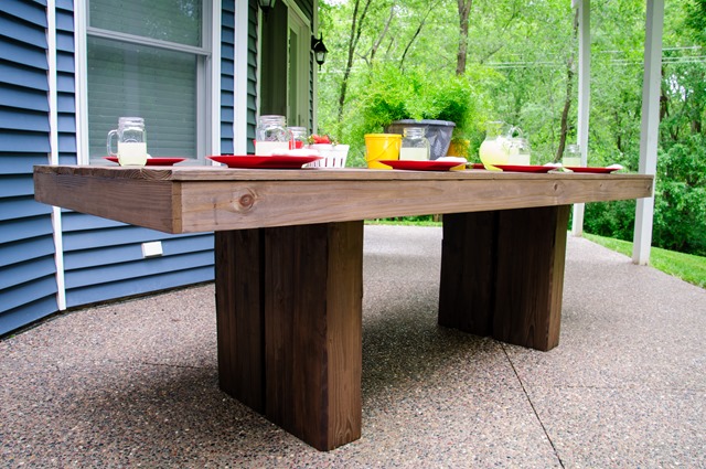 DIY Outdoor Patio Table