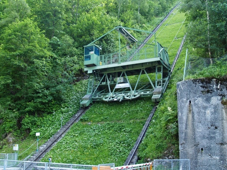 larchwandschragaufzug-3