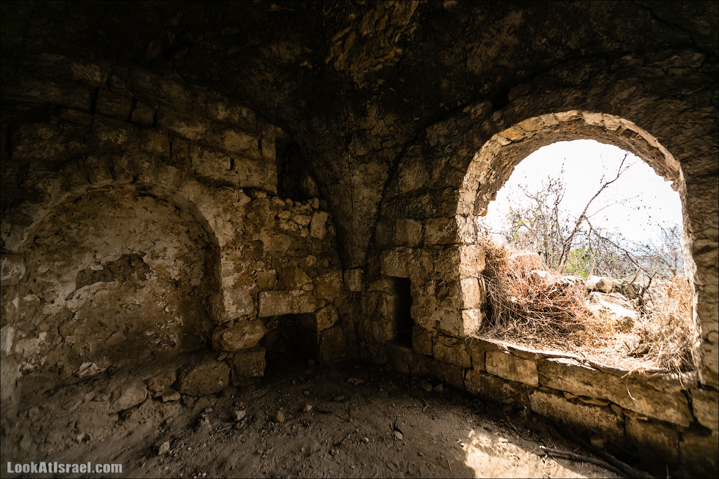 LookAtIsrael.com - Фото путешествия по Израилю | Крепость Бельмонт в кибуце Цуба | Belmont fortress