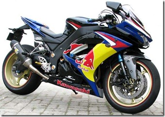 Modified Kawasaki Ninja 250R Red Bull