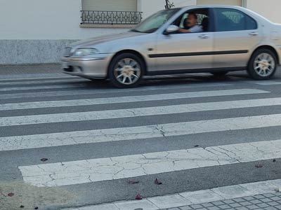 #Parla, la ciudad sin ley - coche paso peatones