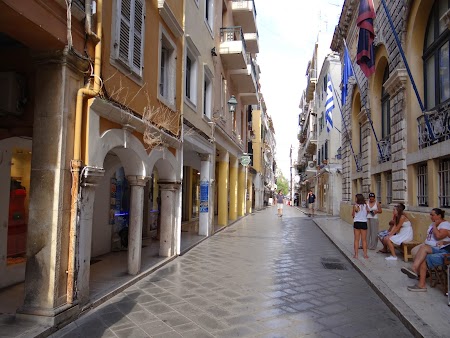 37. Strada centrala din Corfu.JPG