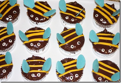 bumble bee cupcakes 013