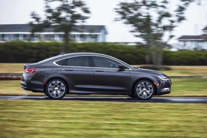 [2015-Chrysler-200-3%255B8%255D.jpg]