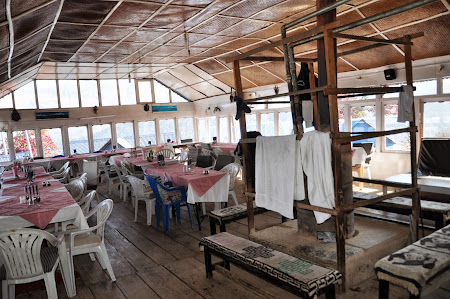 Trekking in Nepal: sala de mese la hotelul din Ghorepani
