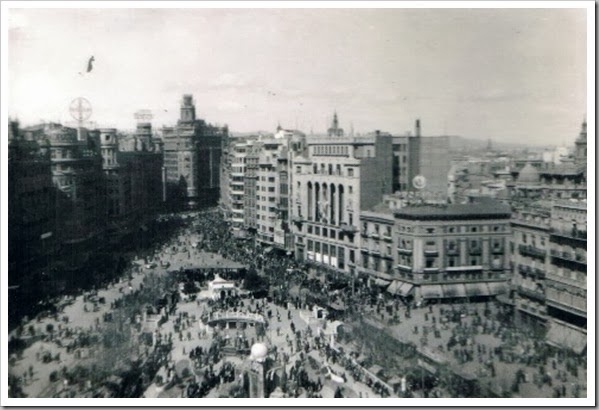 VALENCIA EN FALLAS Plaça de l'Ajuntament, 1950
