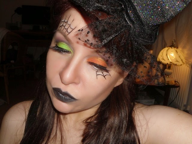 05-halloween-web-witch-makeup-look