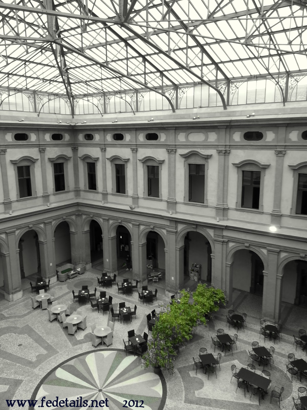 [1-20121009_0938431.jpg]